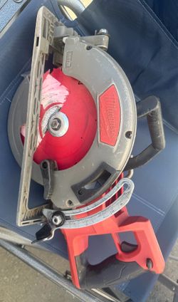 Milwaukee M18 FUEL 18V Lithium-Ion Cordless 7-1/4 in. Rear Handle Circular Saw (Tool-Only