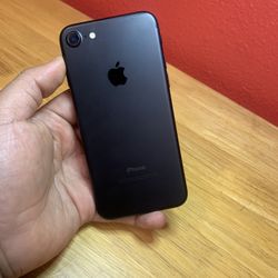 iPhone 7 32GB Unlocked $150