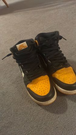Jordan 1 yellow and black. READ DESCRIPTIONS!!!