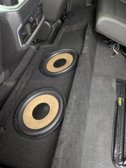Speakers with a amp for 2023 GMC