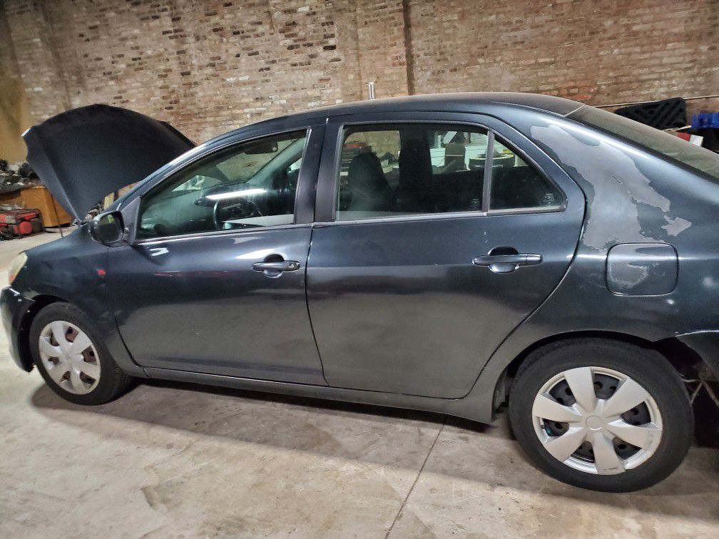2007 Toyota Yaris for parts. NOT SELLING THE WHOLE CAR!
