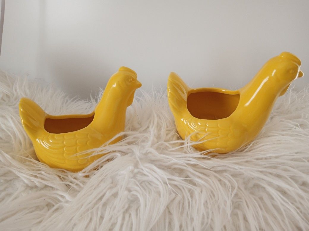 new small hens planters both for $10