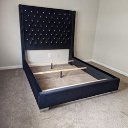 A-SHAQ Velvet Bed with Tall Headboard & Crystal Buttons
