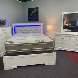 Are you looking for a GORGEOUS, STURDY Bedroom Set at an AMAZING PRICE!? 