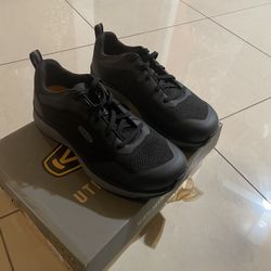 Brand new KEEN Work Shoes