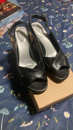 Laura Scott Black Shoes