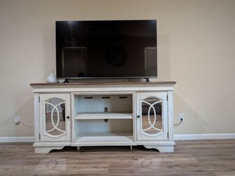 Tv stand/console