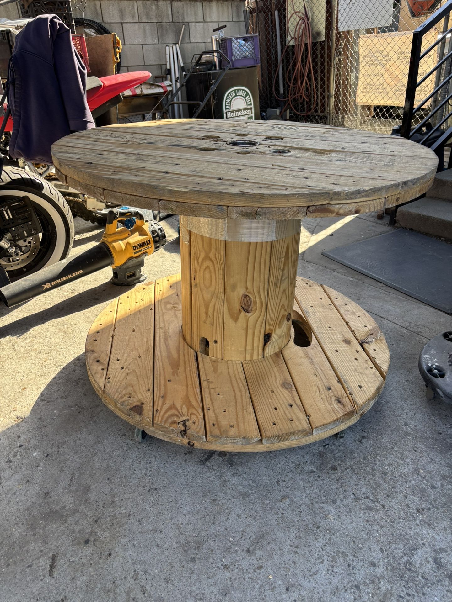 Wooden Round Table With Wheels