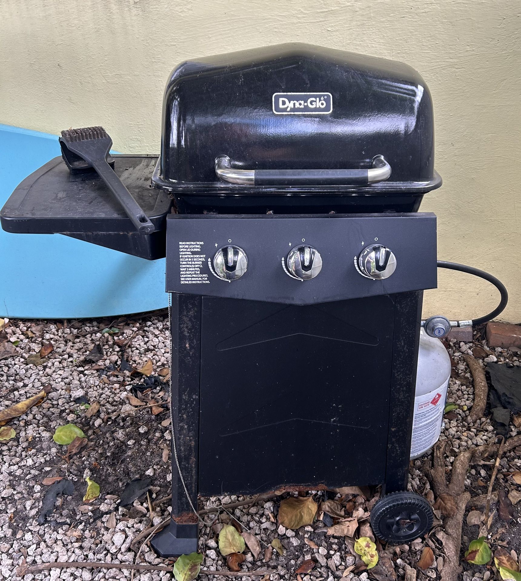 Weber Three Burner Grill With Propane Tank