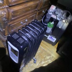 Heavy Duty 1500W Black Modern Digital Oil Filled Portable Space Tower Heater