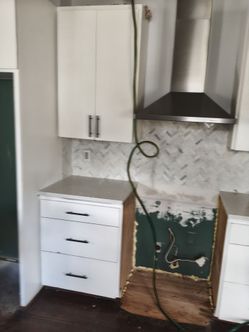 Full kitchen