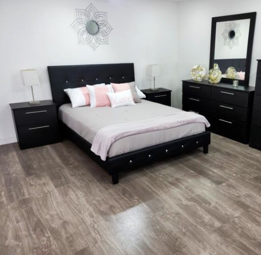 Brand New Queen Size Bed Nightstand Dresser Mirror Mattress $799.financing Available No Credit Needed