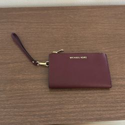 Women’s Micheal Kors Clutch Wallet 