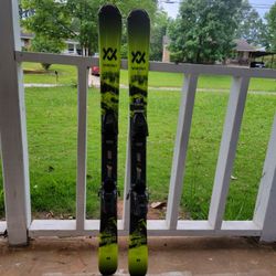 VOLKL DEACON JR 110 BLACK/ GREEN  ALL MOUNTAIN SKIS