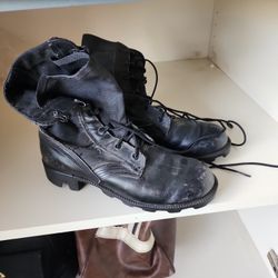 Ladies Combat Boots 4.5  (About 6.5 Shoe Size)