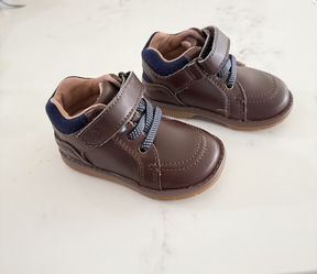 Stride Rite Bota Anders Unisex para Niños Talla 4M