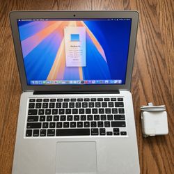 MacBook Air 13" 2017 A1466/8GB RAM/128GB SSD/Low Battery Cycle/Fully Functional/No remote management/DOE Retired MacBook