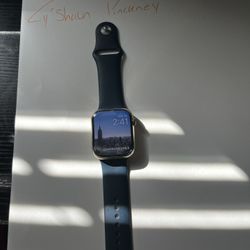 Apple Watch Series 7 (GPS + Cellular)