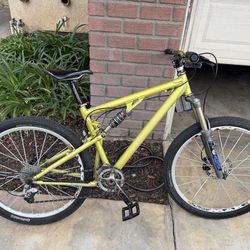 Santa Cruz  Blur Mountain bike
