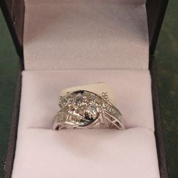 14k White Gold Ring 