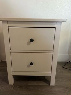 nightstand need gone asap!