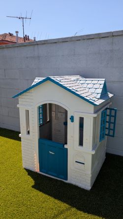 Little tikes cape cottage play house