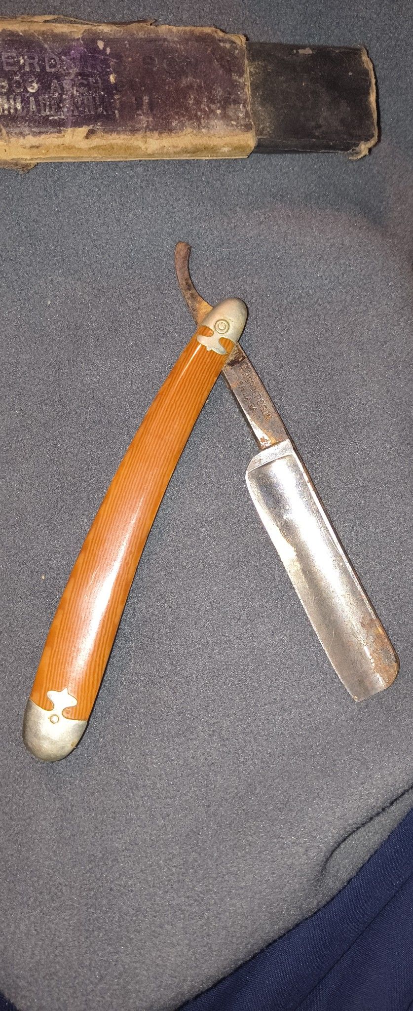 l.herdee & son vintage straight razor From 1847