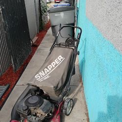 SNAPPER HI-VAC Lawn Mower