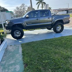 Toyota,Tacoma,gray