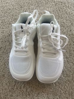 CUURT MUUV- wide toe box court shoes, unisex, size 8, new