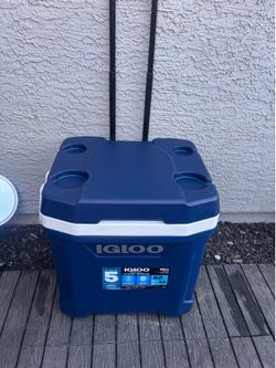 Igloo 62-quart Maxcold Latitude Roller