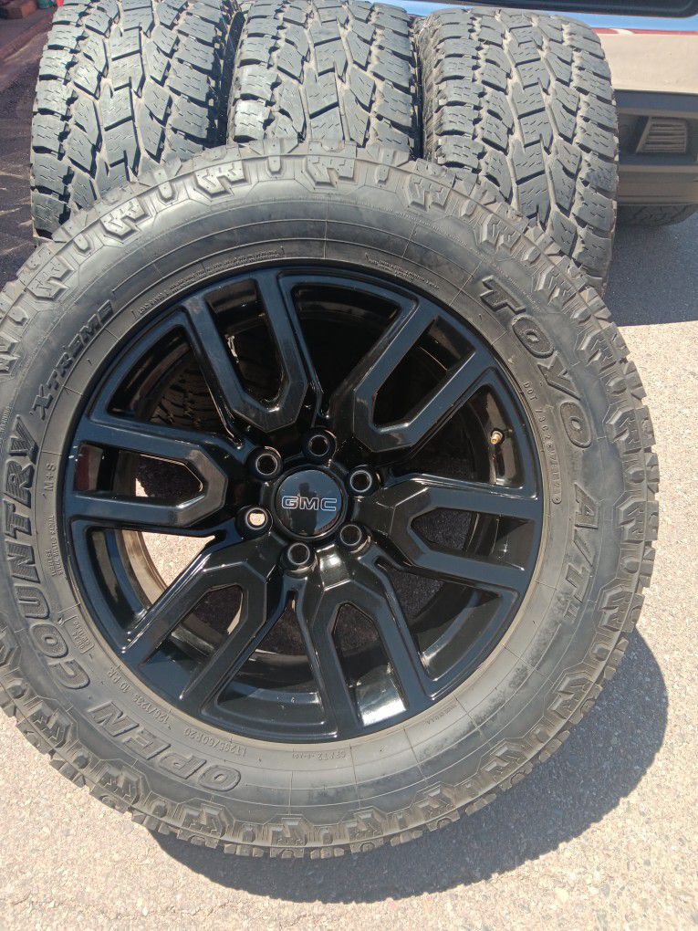 2022 OEM CHEVY GMC SIERRA AT4 20 INCH TIRES OPEN COUNTRY TOYO ALL-TERRAIN 85 % $ 1399 