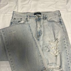 Light Washed Ripped Denim Jeans