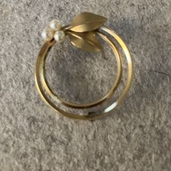 Krementz Vintage Double Circle Brooch With Faux Pearls
