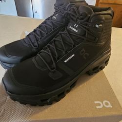 ON Cloudrock Mid WP Mens Shoes