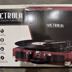 VICTROLA BLUETOOTH TURNTABLE NEW