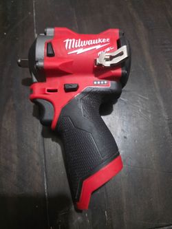 Milwaukee  stubby  impact  3/8  m12
