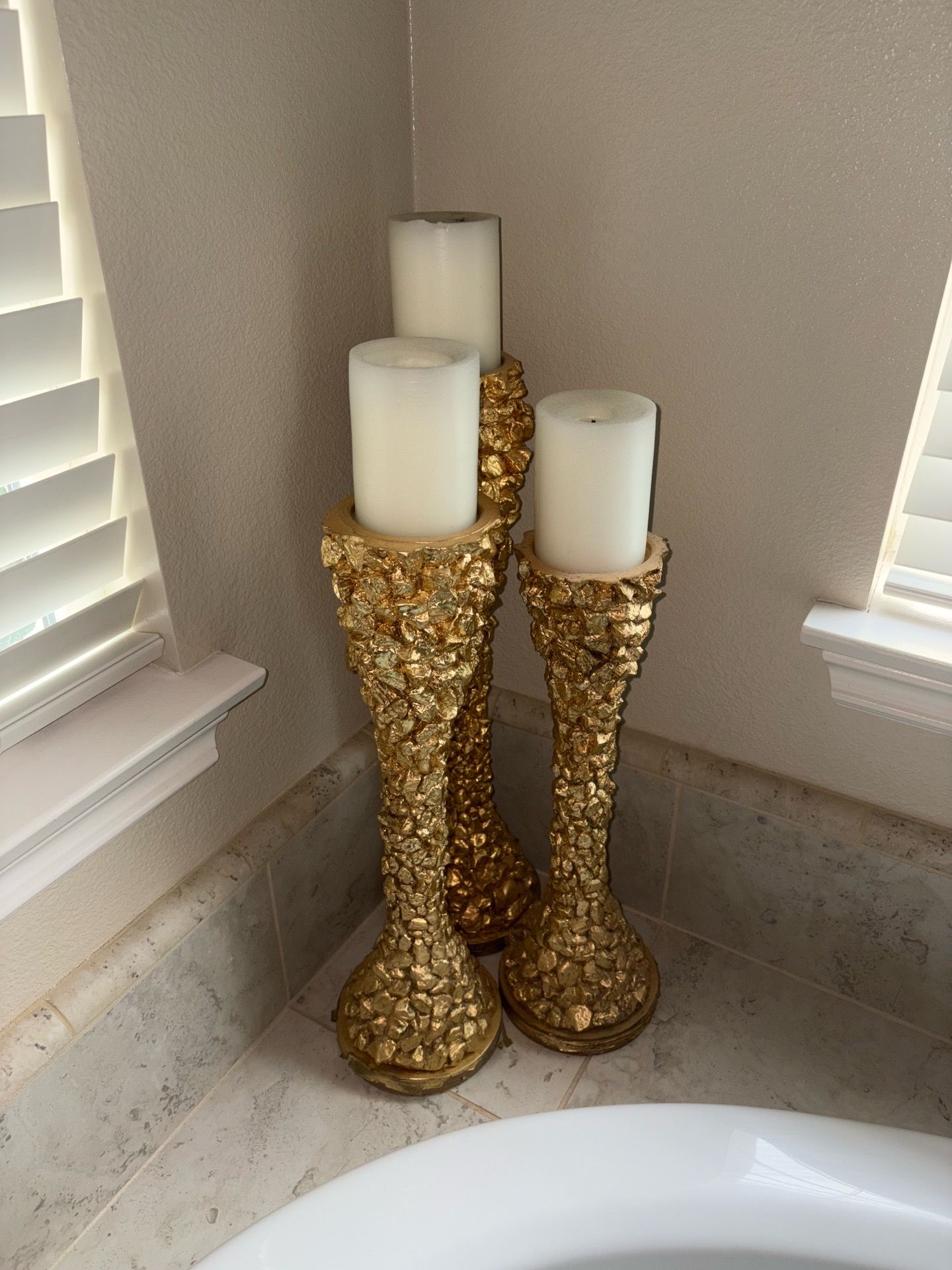 Used Neiman Marcus High End Gold Nugget 6 Candles for Sale!!!