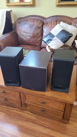 Polkaudio subwoofer and speakers