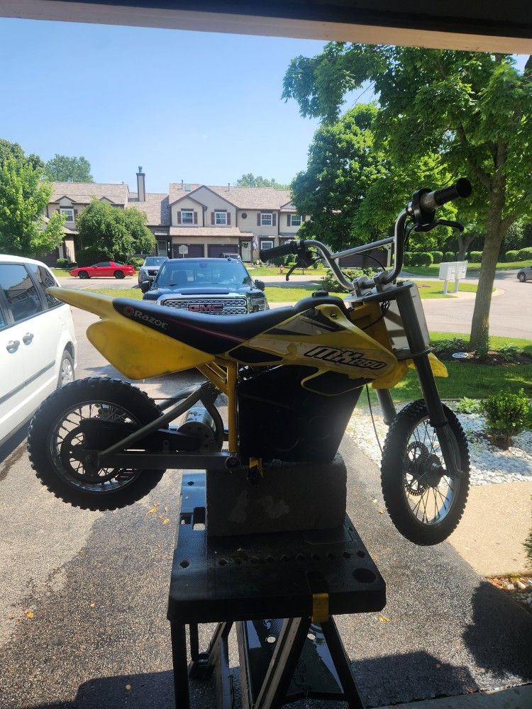 MX650 Razor Dirt Bike