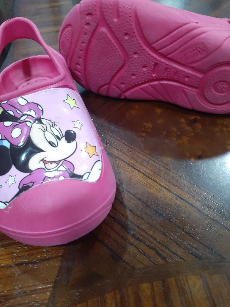 EN VENTA ZAPATOS PARA NIÑO Y NIÑA SEMINUEVOS CADA PAR X $6 SE LEVANTA EN PALMVIEW
