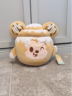 Disney Munchlings cinnamon swirl bun Mickey Mouse