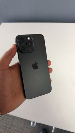 Apple iPhone 15 Pro Max 'Black Titanium' · Unlocked - 256GB