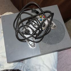 Xbox One And Controller 