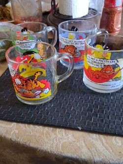 Set of 4 cups