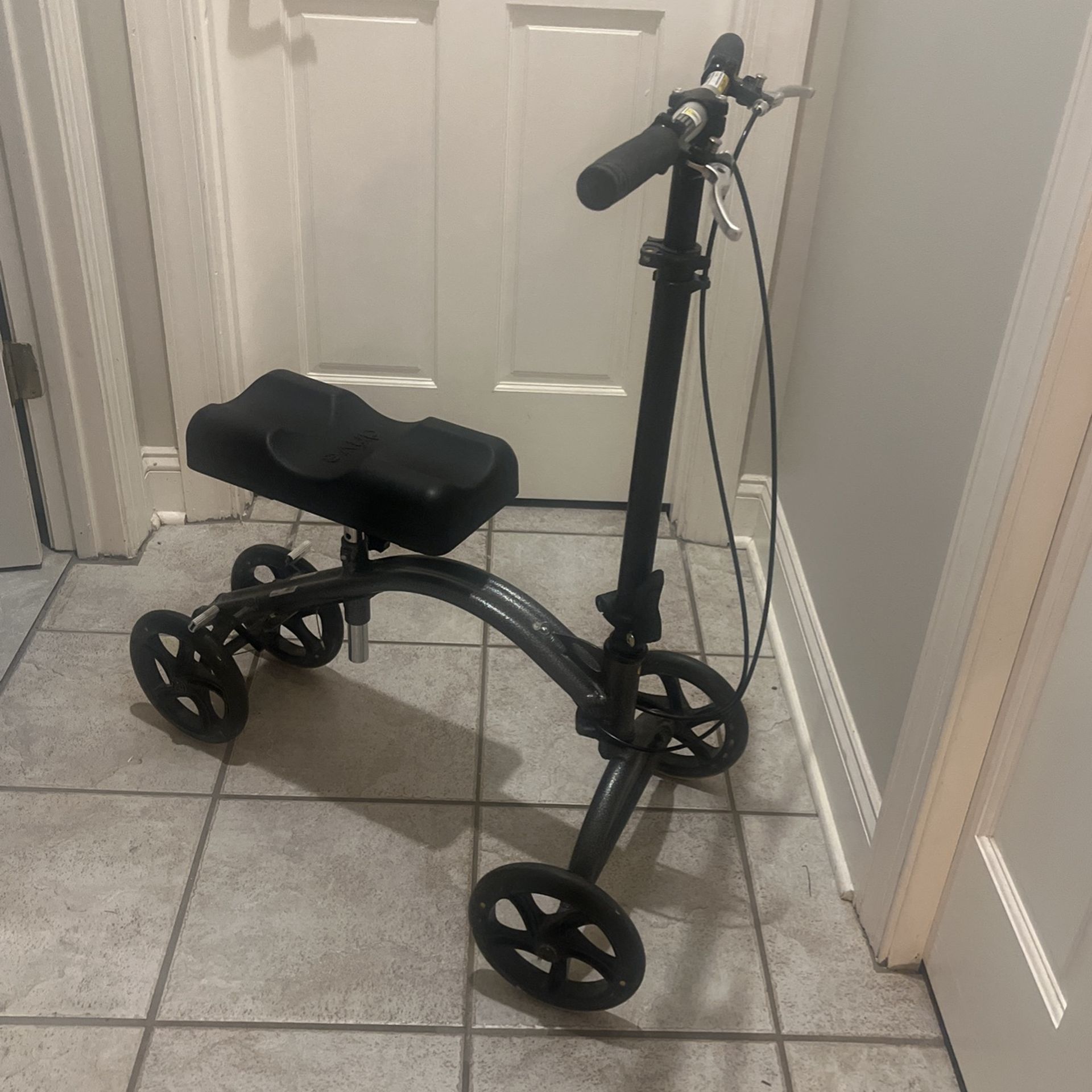 Knee Walker