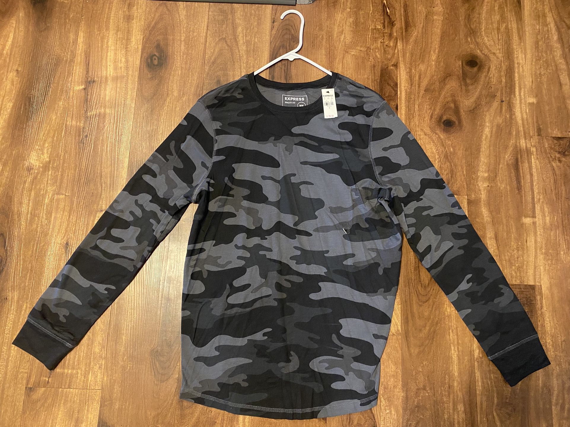 Brand new Men’s Express brand Black and Gray colored Camo Thermal Shirt Up for Sale