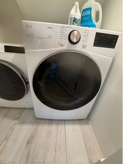LG 7.4 cu. ft. Smart Gas Dryer, model DLGX4001W in white