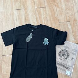 Triple cross chrome heart tee size medium 50$