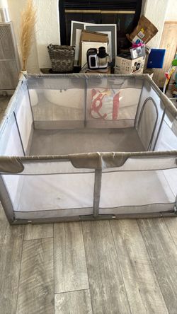 Play pen for baby